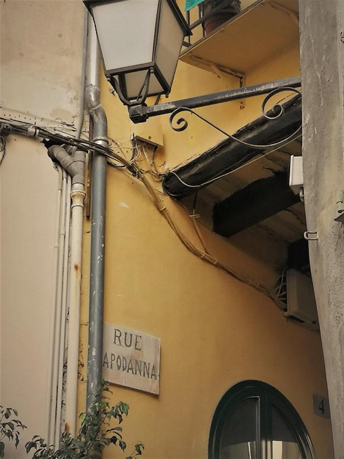 Maison De Ville Typique Mentonnaise Exterior foto